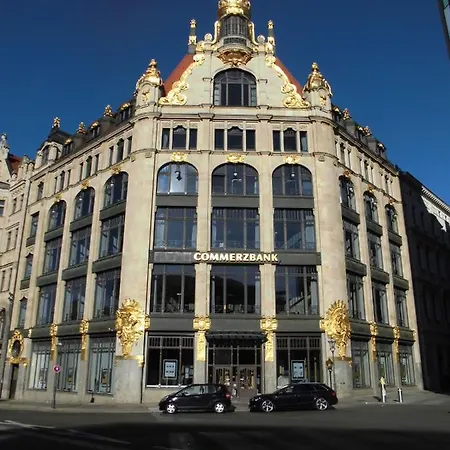 Centrum, Direkt An Markt